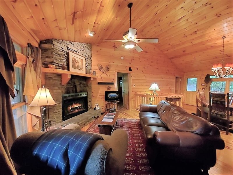 Blue Sky Cabin Rentals Lake Hideaway