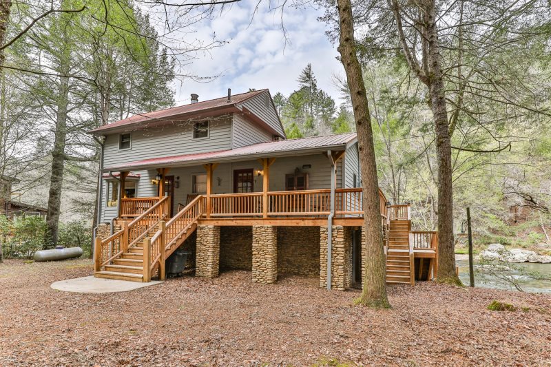 Blue Sky Cabin Rentals Riverside Runaway