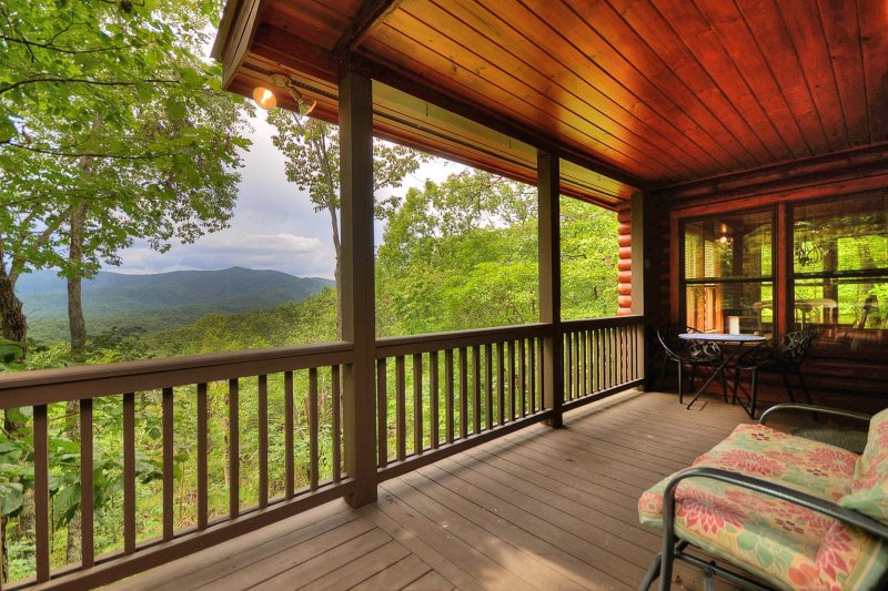 Blue Sky Cabin Rentals: Mountain Scenery