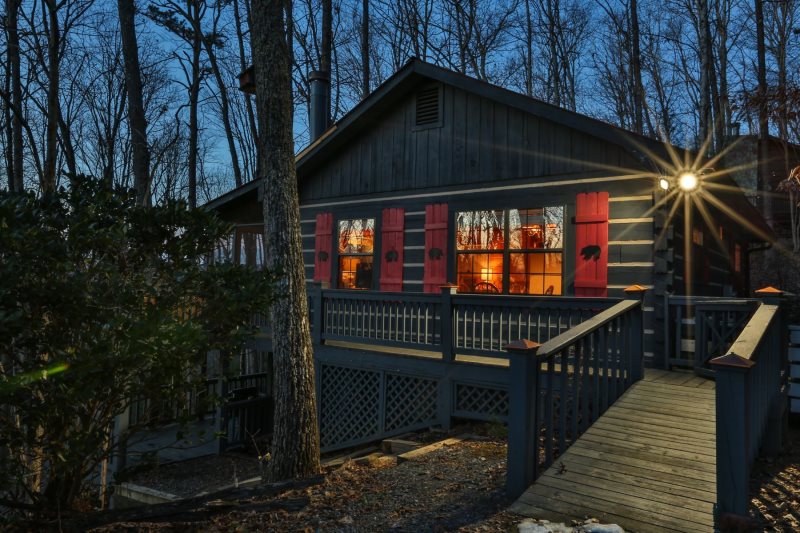 Blue Sky Cabin Rentals Hawk's Nest For couples