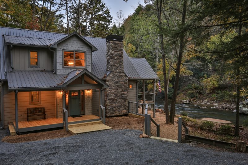 Blue Sky Cabin Rentals River Rock Retreat
