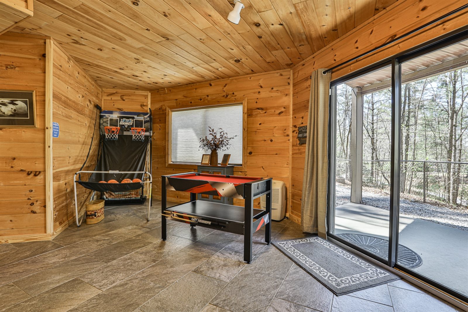 Blue Sky Cabin Rentals: A Tucked Away Lodge