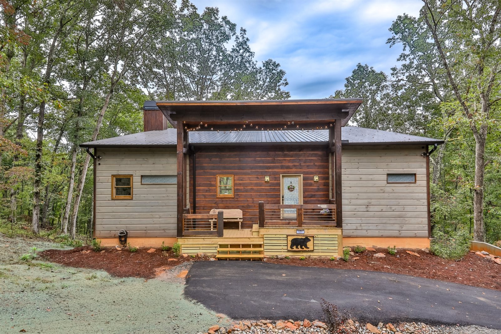 Blue Sky Cabin Rentals Grizzly Cabin