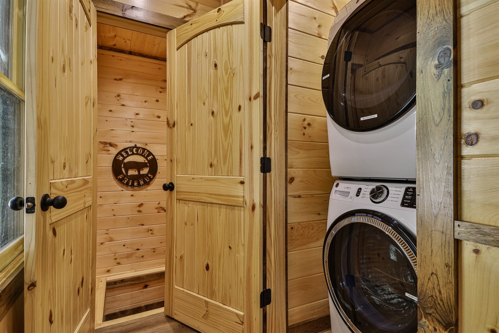 Blue Sky Cabin Rentals Mountain Breeze