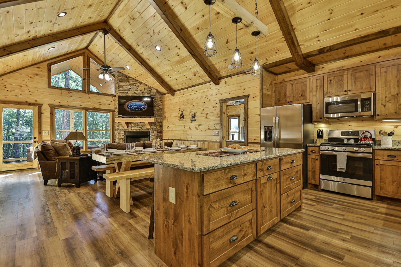 Blue Sky Cabin Rentals Mountain Breeze