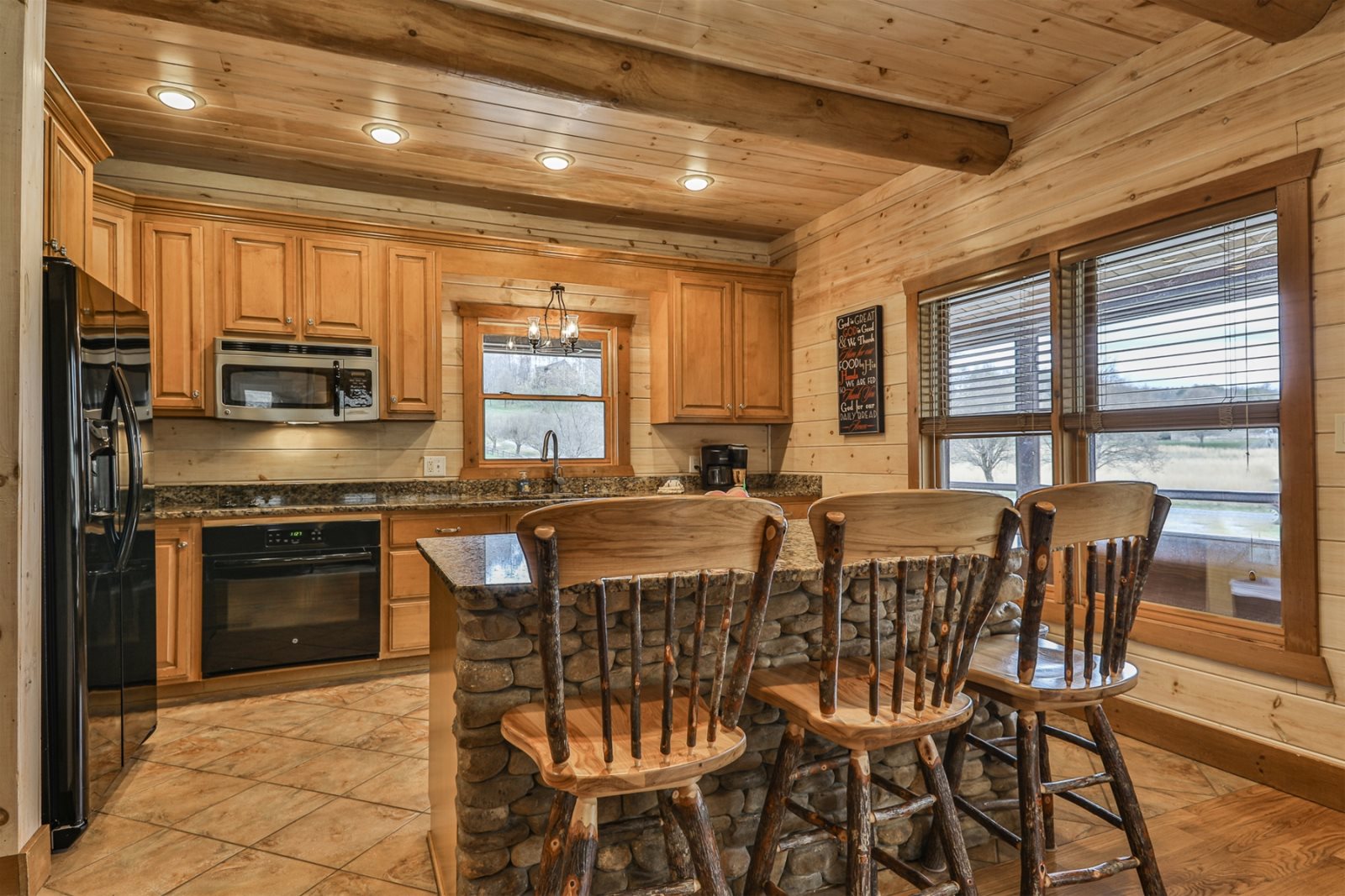 Blue Sky Cabin Rentals: CornerStone River Lodge