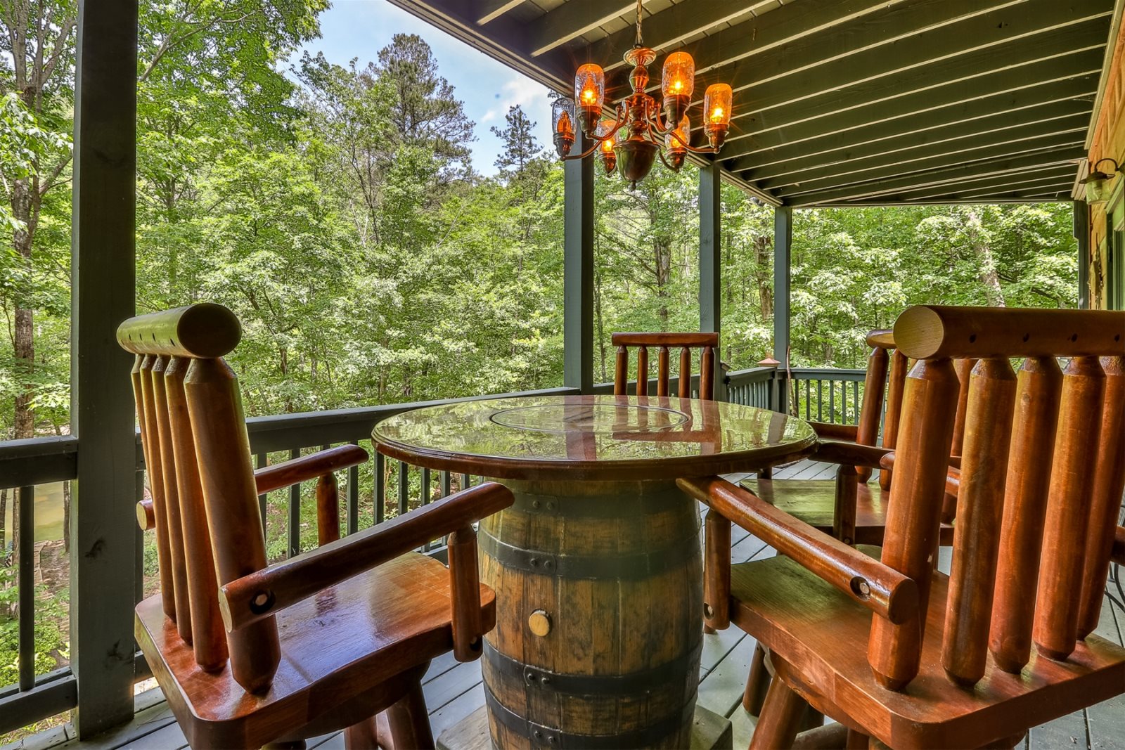 Blue Sky Cabin Rentals: Dellinger Retreat On The River