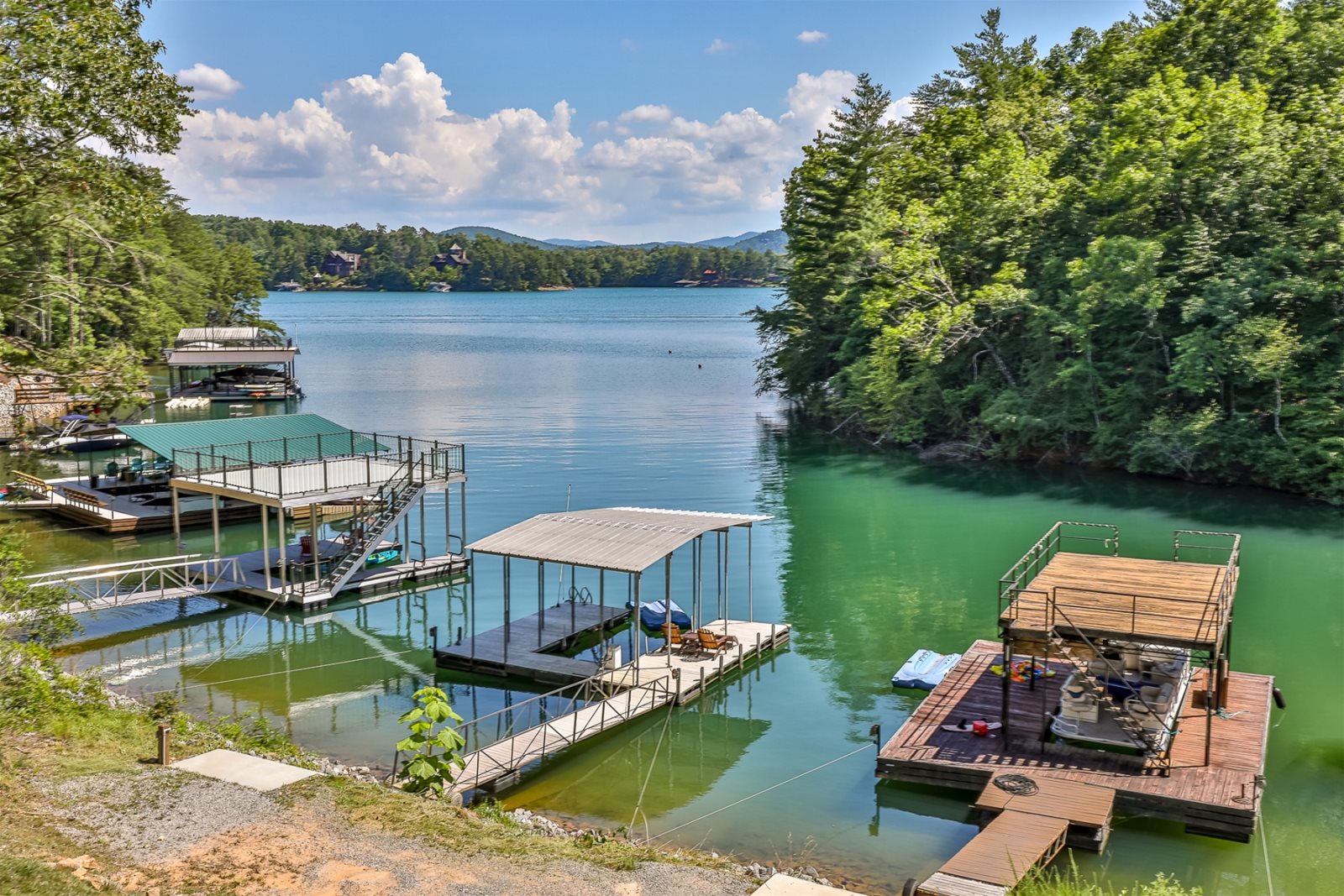 Blue Sky Cabin Rentals: Live Love Lake