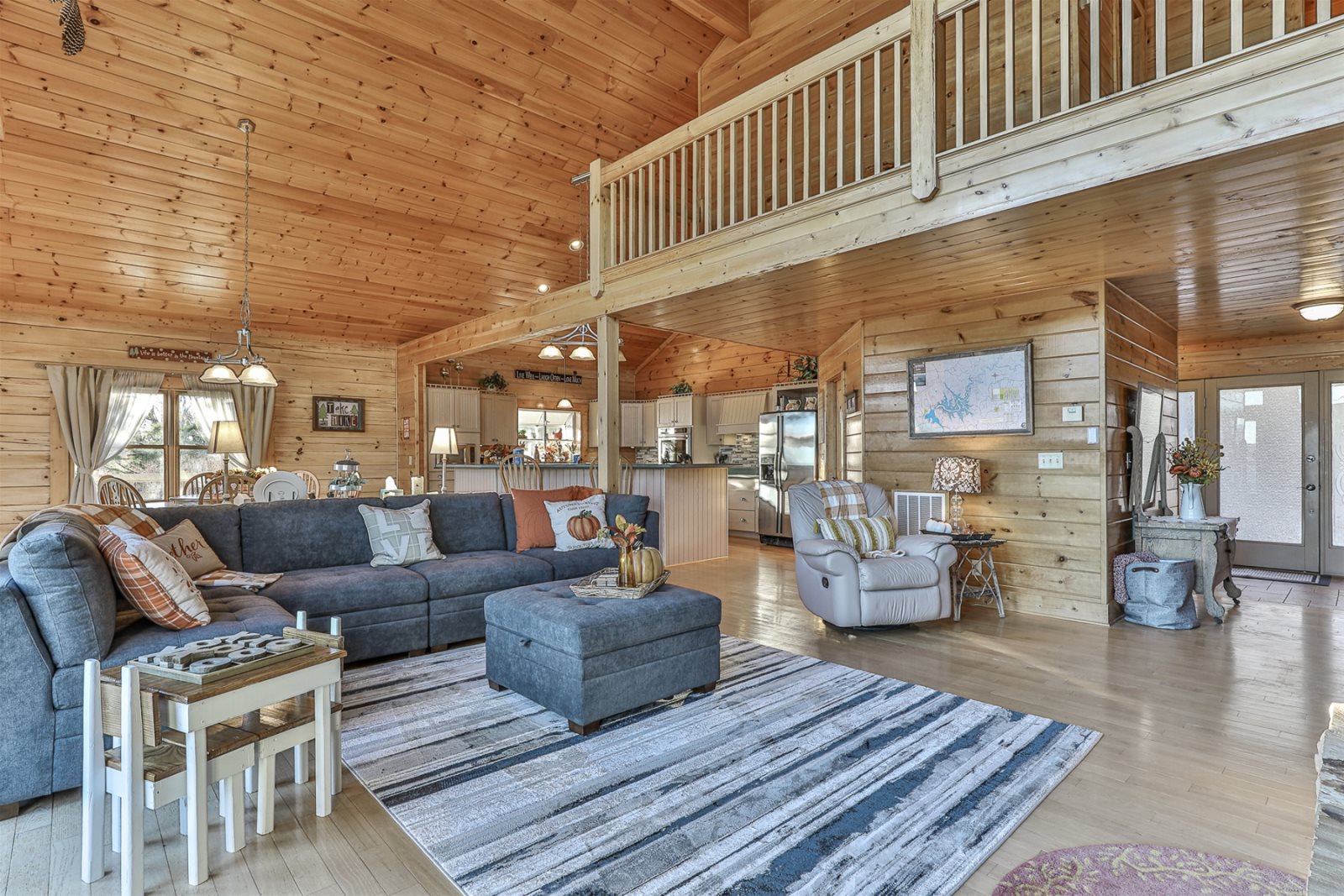 Blue Sky Cabin Rentals Carter's Lake Overlook