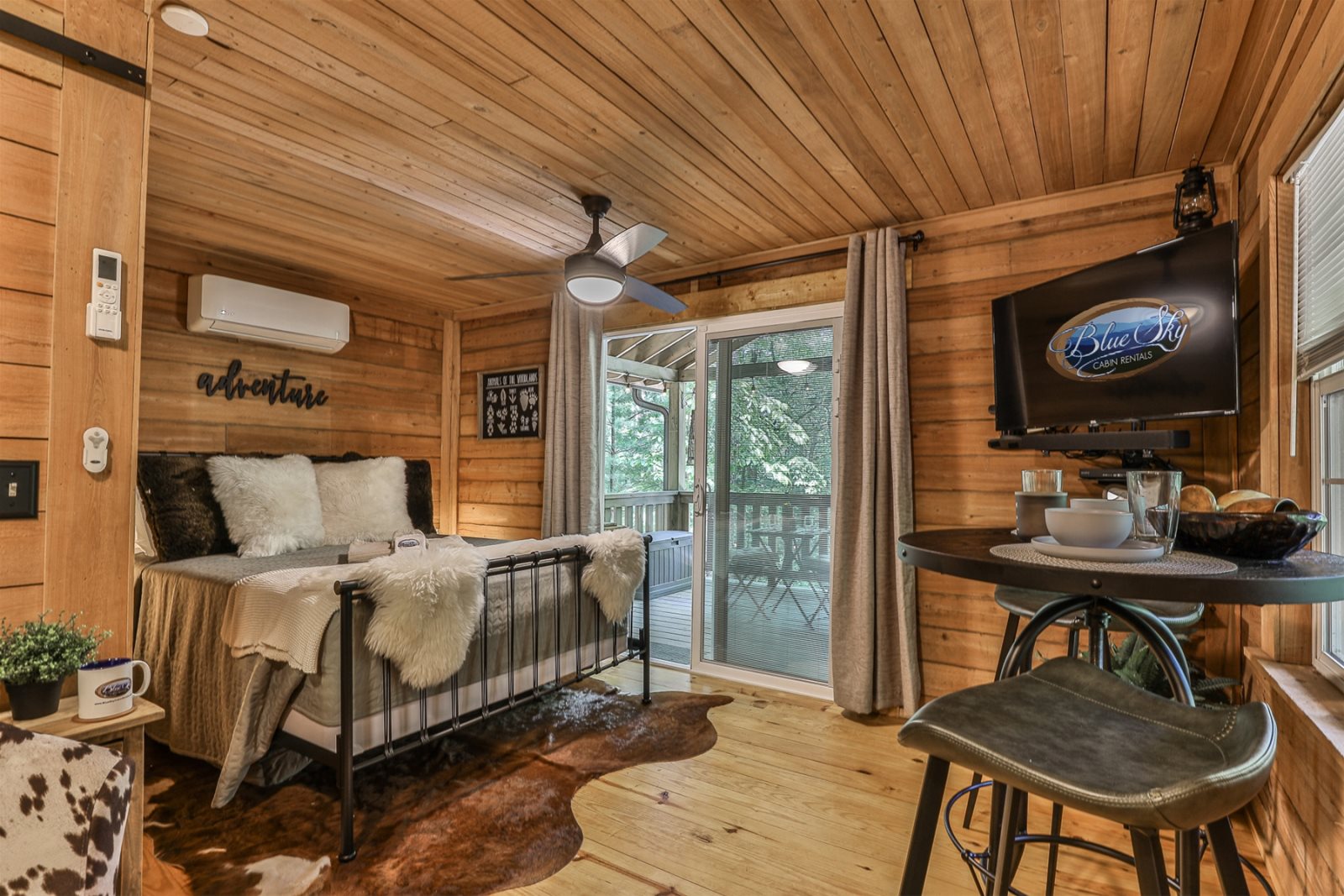 Blue Sky Cabin Rentals: Bear Necessities
