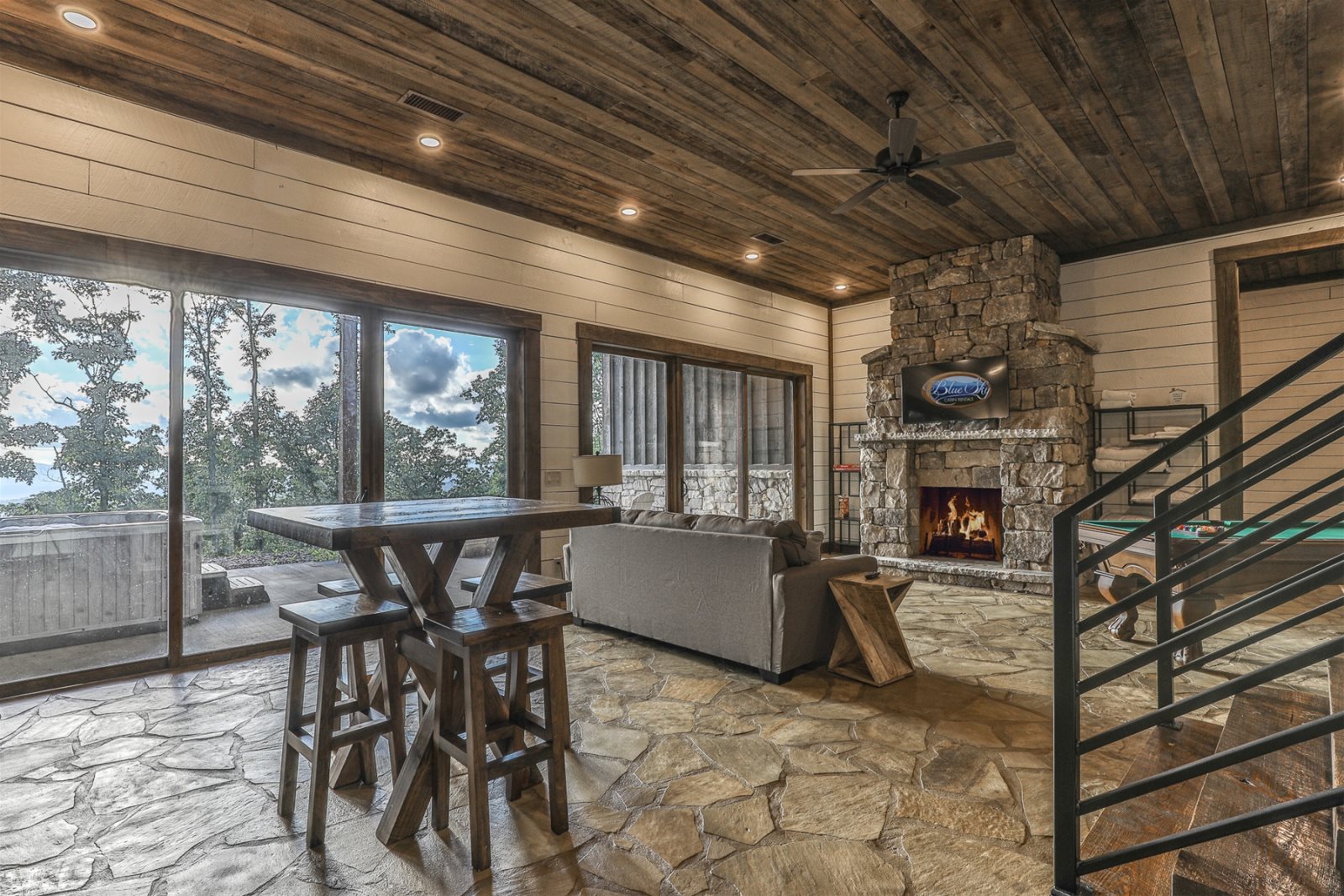 Blue Sky Cabin Rentals: Altitude Elegance