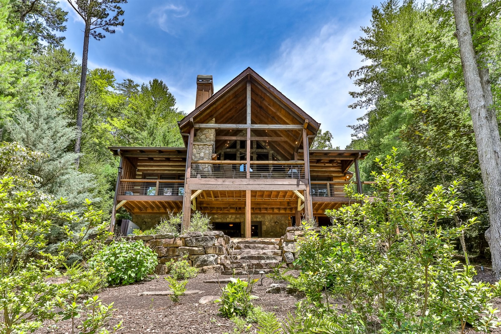 lake front cabin in Blue Ridge, with a hot tub, fire