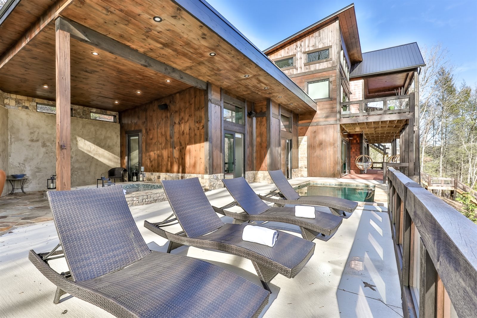 Blue Sky Cabin Rentals: Blue Ridge Miracle Escape