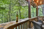 Come relax in the mountains at Treehouse at Rock Creek 