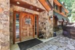 Come Inside To Enjoy Luxury In The Mountains 