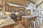 Fully Stocked Luxury Kitchen 