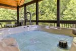 Enjoy The Spa Off On The Screened In Porch 