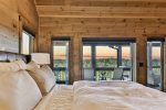 Main Level Master Suite With Mountain Views 