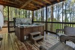 Enjoy The Lower Level Deck With Hot Tub 