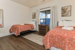 Lower Level Twin Bedroom 