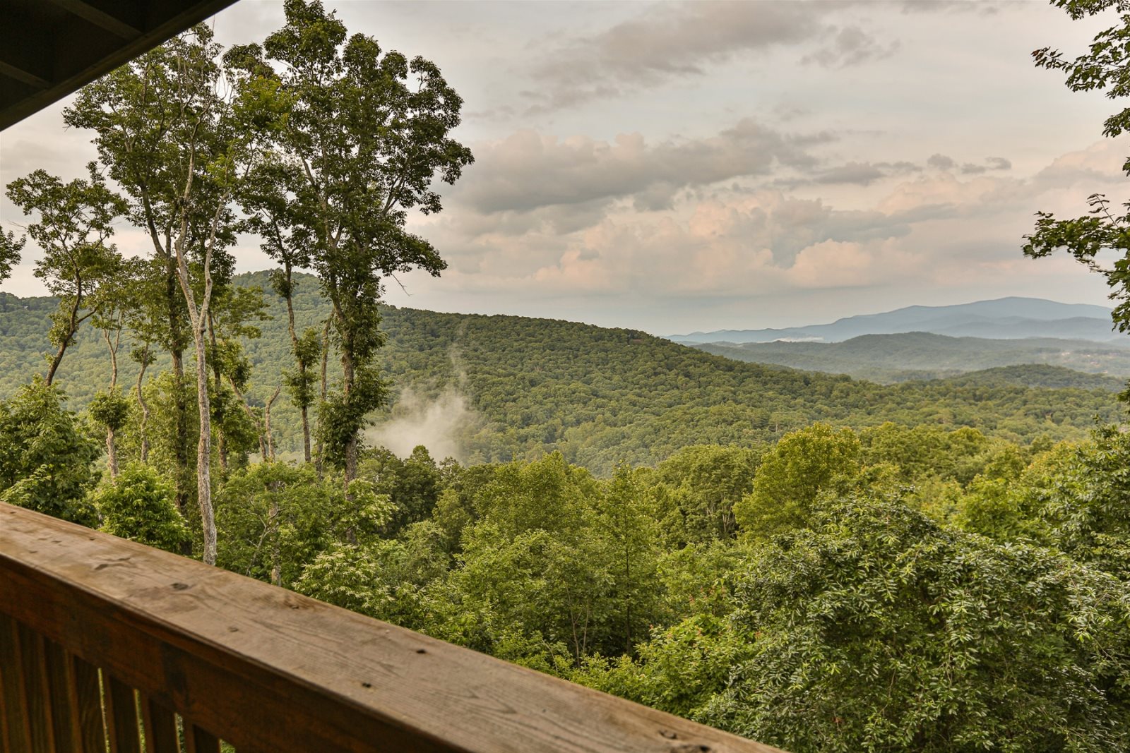 Blue Sky Cabin Rentals Above It All in the Rich Mountains