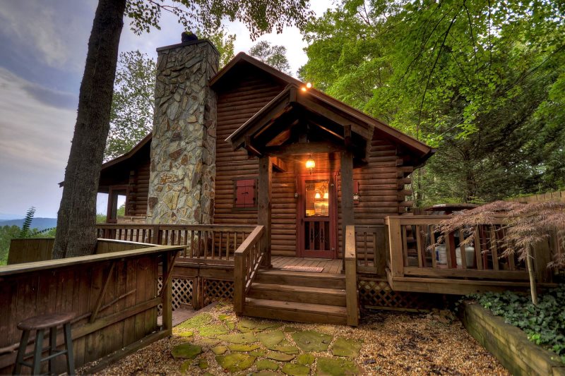 Blue Sky Cabin Rentals Brown Bear Bungalow