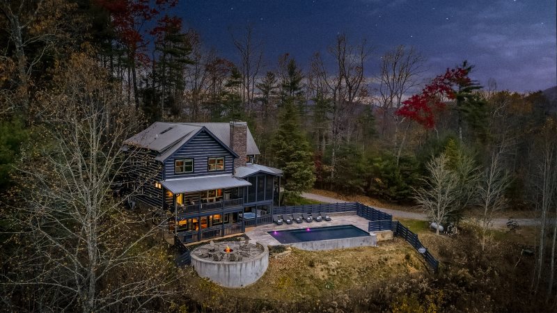 Blue Sky Cabin Rentals A Pool Achian Escape In Suches Ga
