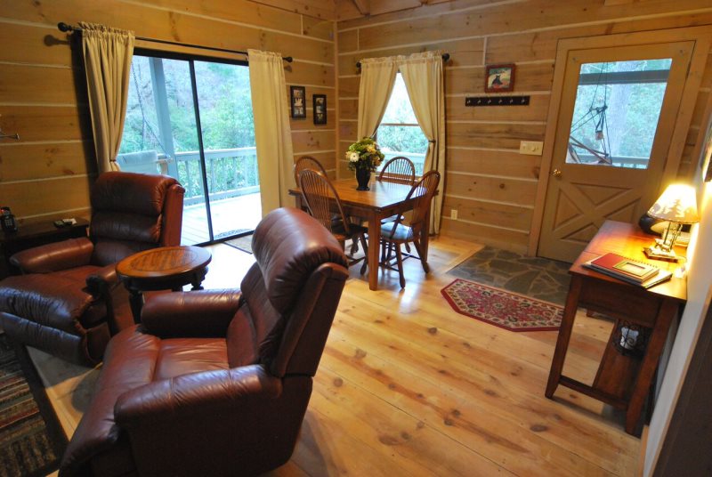 Blue Sky Cabin Rentals Down By The Riverside