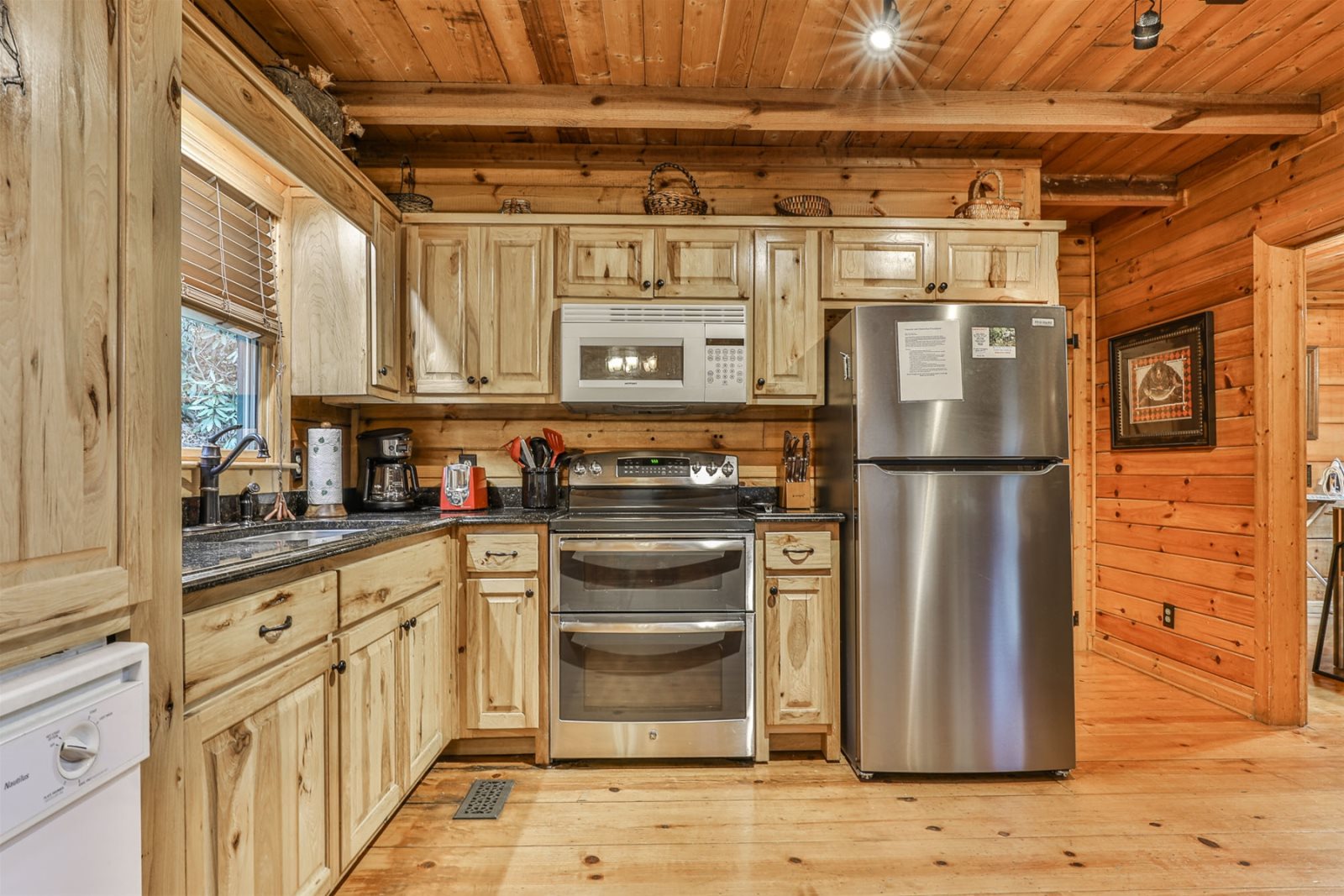 Blue Sky Cabin Rentals: Hemlock Creek - For couples