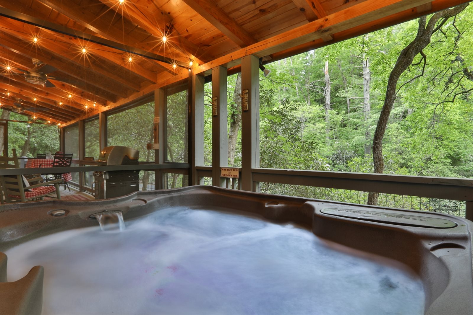 Blue Sky Cabin Rentals: River Rhapsody