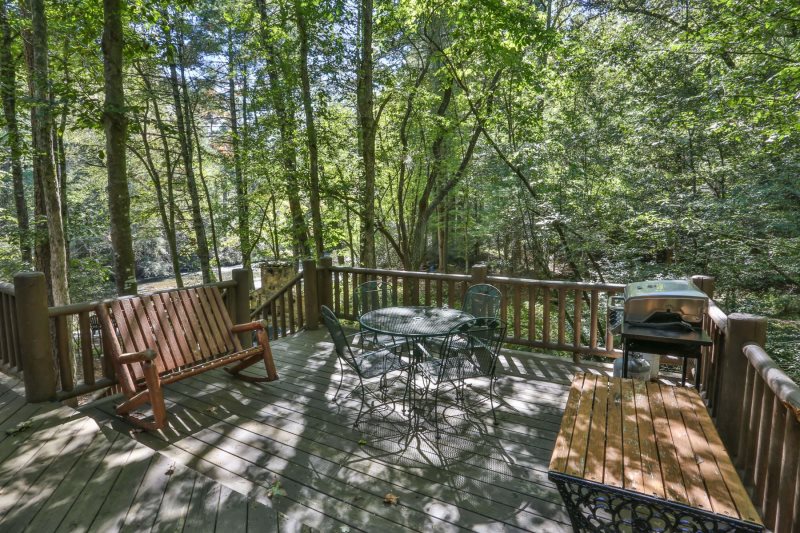 Riverfront Rental Cabin Cartecay River Rapids