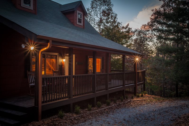 Blue Sky Cabin Rentals: Lazy Bear Lodge