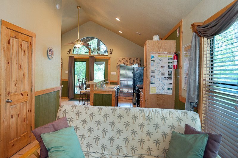 Lil Kahuna Pet Friendly Vacation Rental in New Braunfels, Texas