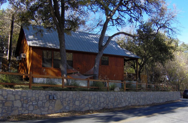 Lil Kahuna Pet Friendly Vacation Rental in New Braunfels, Texas