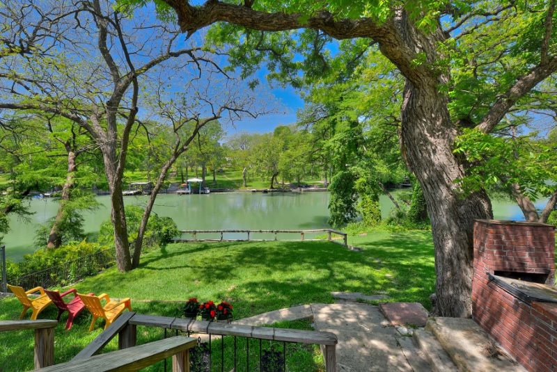 A Relaxing Vacation River Retreat Rental Home In New Braunfels