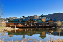 Elkhorn Inn- 5 BR Suite Inn with A/C, Hot Tub, Pool and Tennis Guest Access