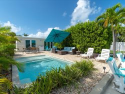 KCB ~ Flamingo Bay ~ Charming Duplex w/ Private Pool, Dock and Cabana Club!