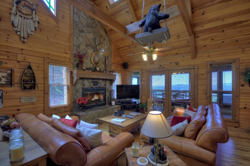 Great Escape Cabin Rental Escape To One Of The Highest Points On My Mountain Enjoy Incredible Long Range Mountain Views From Three Different Levels Of This Huge Log Cabin Home Morganton Ga