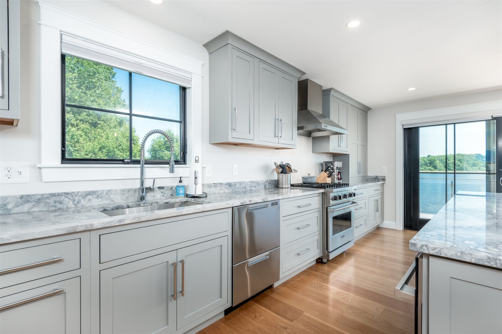 Luxury Furnished 4 Bd 3.5 Ba Ocean Front Home in Yarmouth