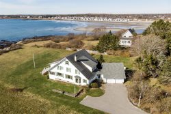 Furnished Quintessential Maine Waterfront 6 Bedroom 3 Bathroom Cottage in Cape Elizabeth 