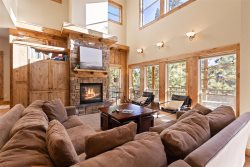  Largest home in River Wild/Mt Bachelor Village Resort, peaceful, upscale furnishings, pet friendly