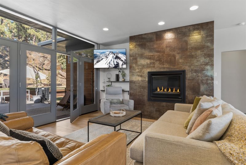 Furnished Monthly Rental Pet Friendly Bend Oregon Sleeps 9
