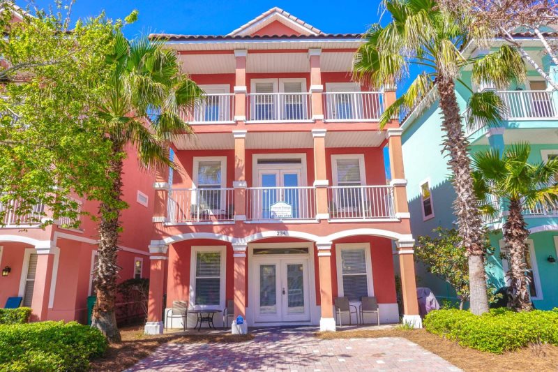 Crimson Cottage Villages Of Crystal Beach Destin Comforts Crimson Cottage Perfect For Large Families 6 Bedroom Beach Home Book Your Late Getaway Today