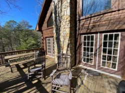 Smokey's Hideout - Mountainside Log Cabin with Hot Tub - Minutes from Rafting, Hiking and Waterfalls