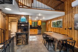 Newly Renovated Cabin! Escape to Ptarmigan Village 122
