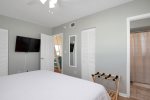 King size bedroom