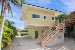 Knights Key, Two Bedroom/ Two Bath with 35 feet of dockage - 7 Mile Bridge