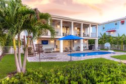 Casa Dolce - Waterfront Home with a Private Pool and 60' of Dockage