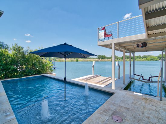 Texas Resorts Lake Lbj Lodging With Swimming Pool Jacuzzi