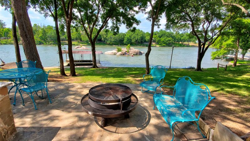 The Oak House Lake Lbj Tx Vacation Rental Property